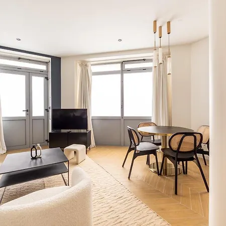 Lovely Close To Eiffel Tower Apartment *